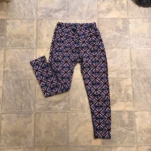 AERIE patterned leggings ✨